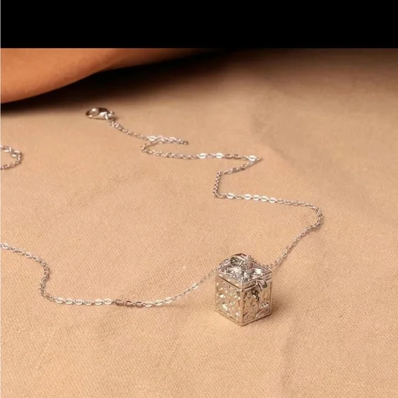 NEW Carved Openable Magic Box Pendant Necklace - Picture 10 of 12